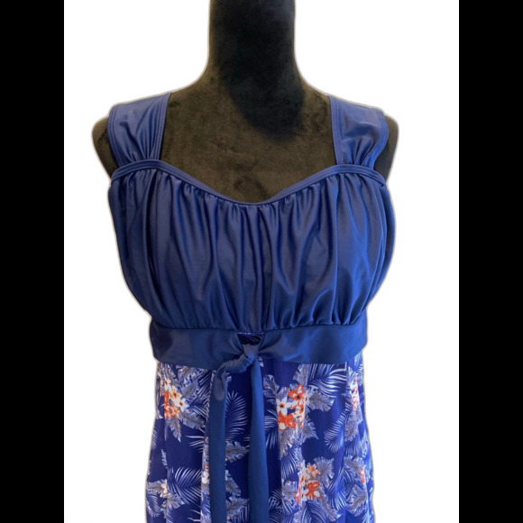Women 2 Piece Modest Swimsuit Size 3X (fits like 2X) Navy Blue Floral Flattering - Picture 1 of 12
